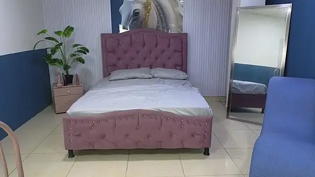 amy_lovelydoll live cam on StripChat