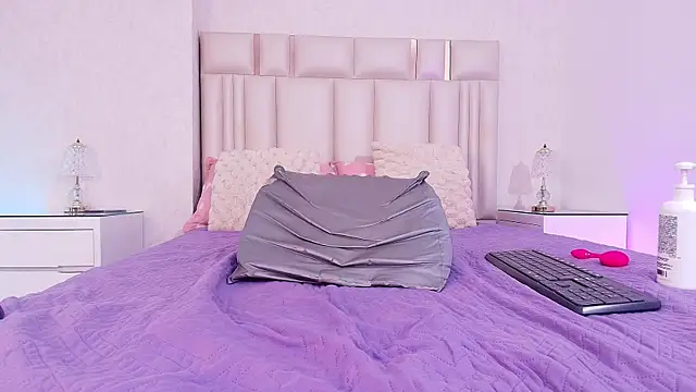 alanarose18 live cam on StripChat