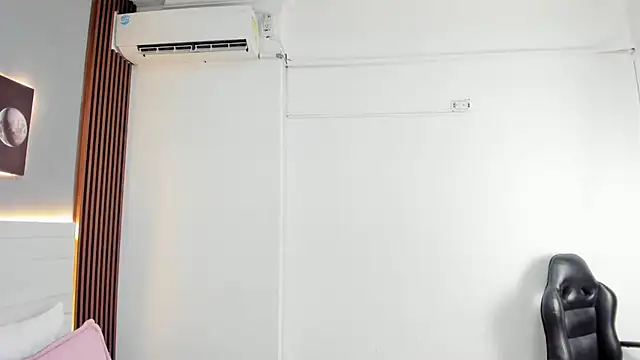Lois_stone webcam