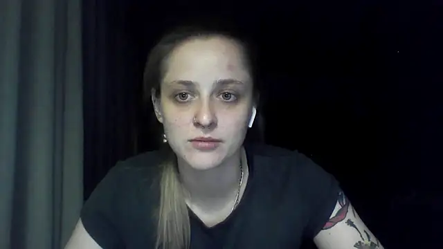 LeaWetGirl webcam