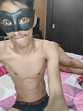 Yourshyriya webcam