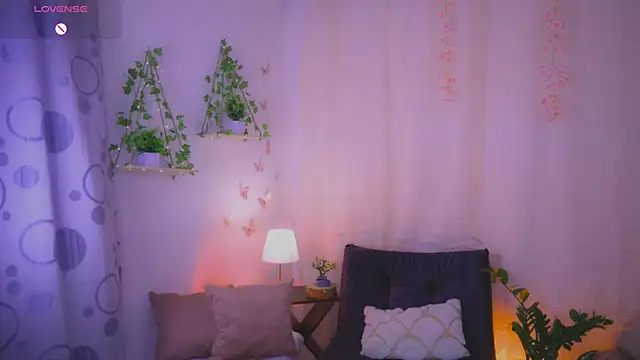 Maia_Glow webcam