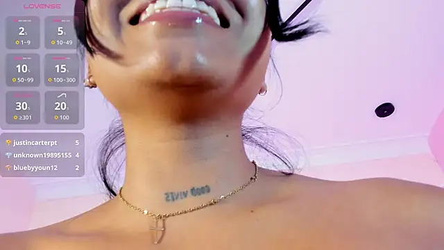 chel_moon webcam