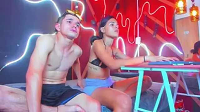 ZoeANDAlex_ webcam