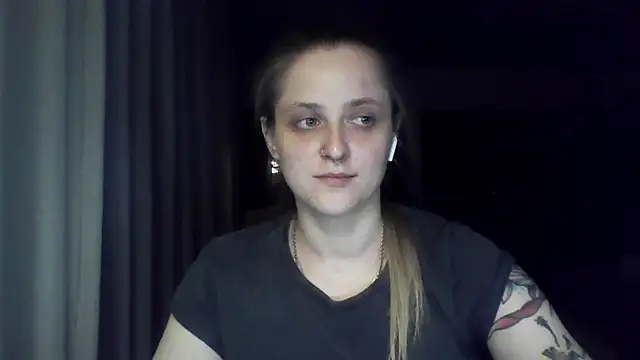 LeaWetGirl webcam