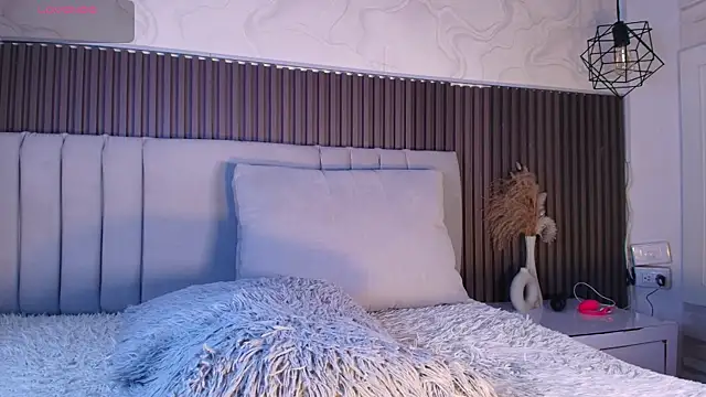 shanonclark (F young) - Show me how wet you are up close