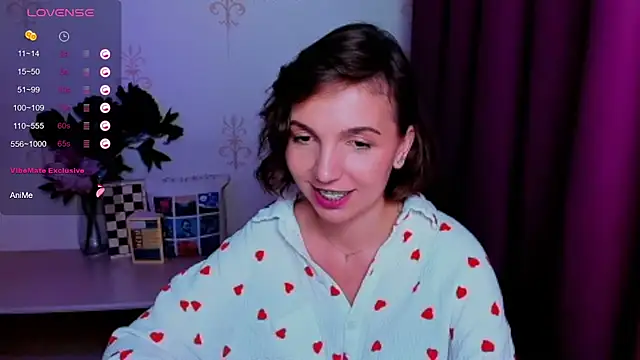 KindHazelHere_ live cam on StripChat