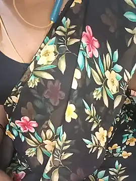 tamil-hotwife (F milf) - Ass show