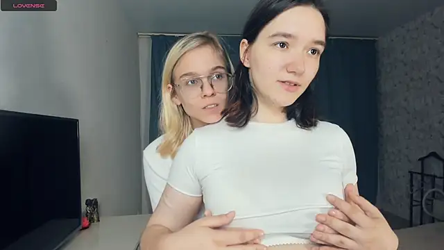 KarinStfleur webcam