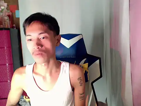 riks_tyler (Ask my age) - reach my goals to get me naked and cum