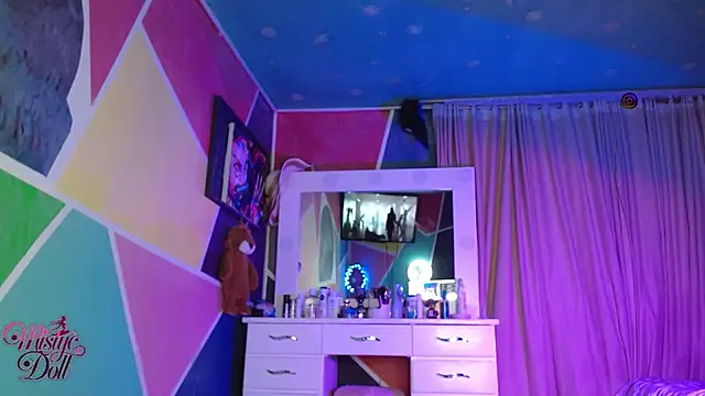 Mysticdooll69 live cam on StripChat