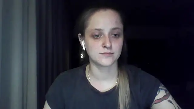 LeaWetGirl webcam