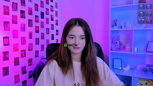 liana_kisses (F teen) - show ass