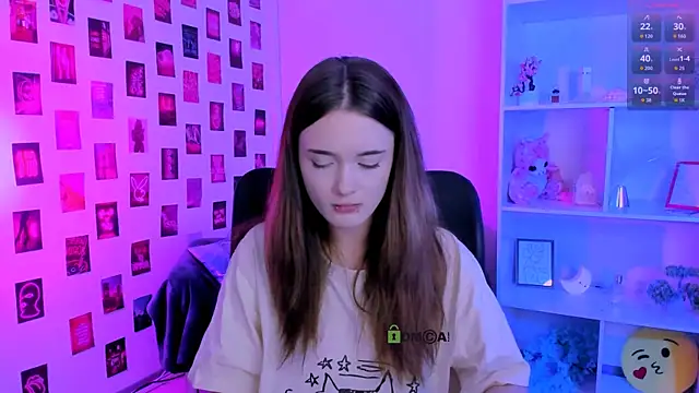 liana_kisses webcam