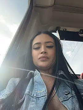 sara_fun (F young) - Shh in bus public make me crazy , cum