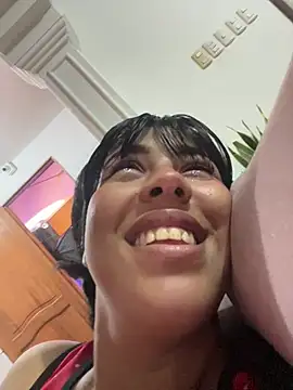 alexia_lerner (Ask my age) - show boobs flash