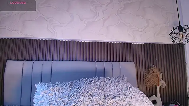 shanonclark (F young) - Show me how wet you are up close