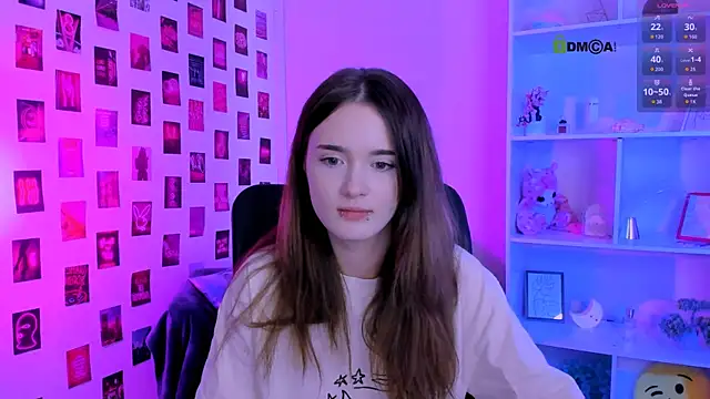 liana_kisses (F teen) - show ass