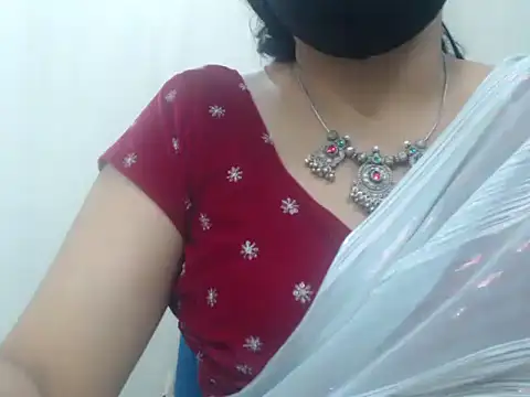 lovely_siri_23 - Lovely_Siri_23's free webcam - UK Sex Cams