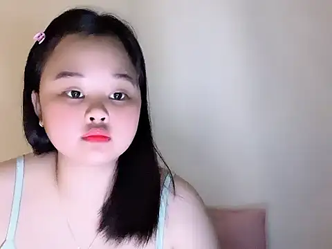Nhungnhung88 live cam on StripChat