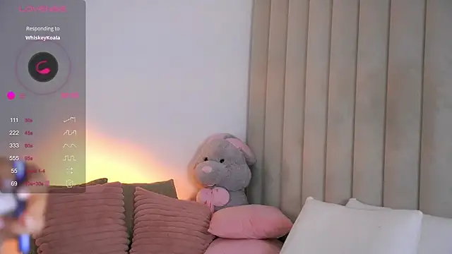 AishaSins webcam
