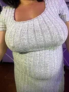 MiiaaJoness webcam