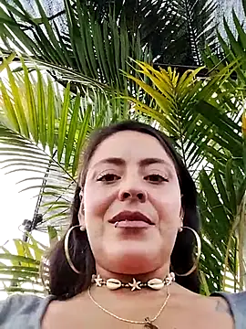 LUNAGREEN_1 live webcam show