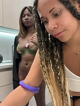 HaileyDiana webcam