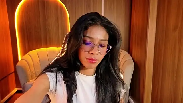 Alina_b_ webcam