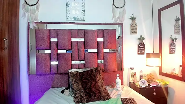 sofy_bonnet1 live cam on StripChat