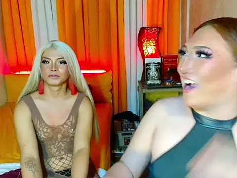 Phenomenal_Shemale webcam