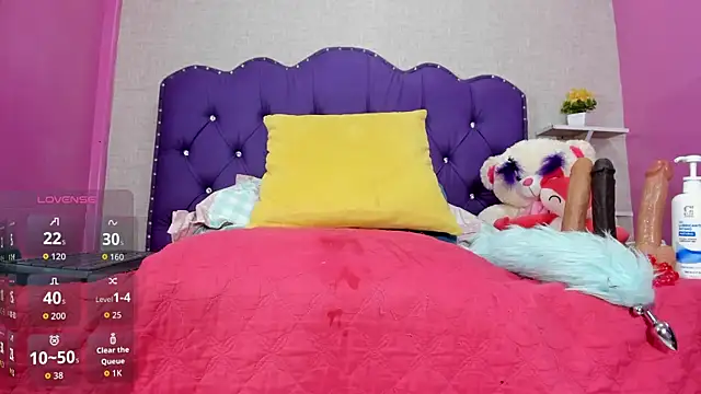 Mara_Summerr live cam on StripChat