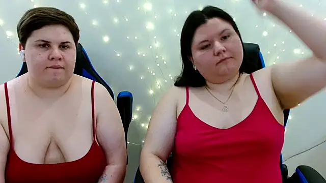 BeckyAndHellen webcam