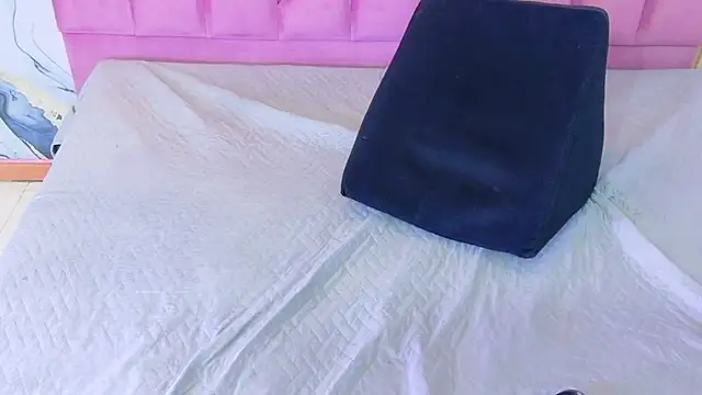 kinkyandsavage webcam
