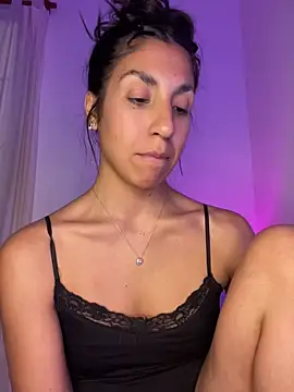 MaddyX__ live webcam show