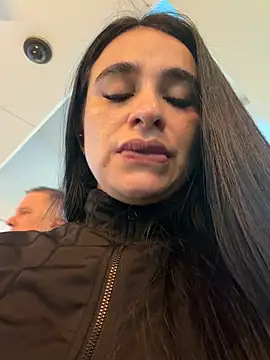RoseOnYou live cam