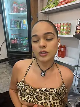 Bella-Ferrer live webcam show