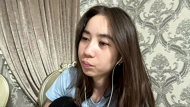 cocoSharms live webcam show