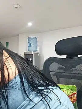 aisha_latina live webcam show