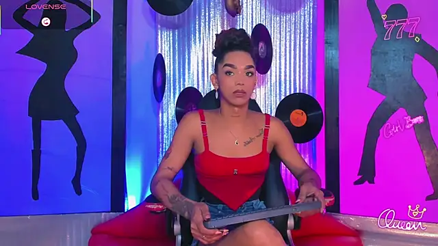 nickyminach_ webcam