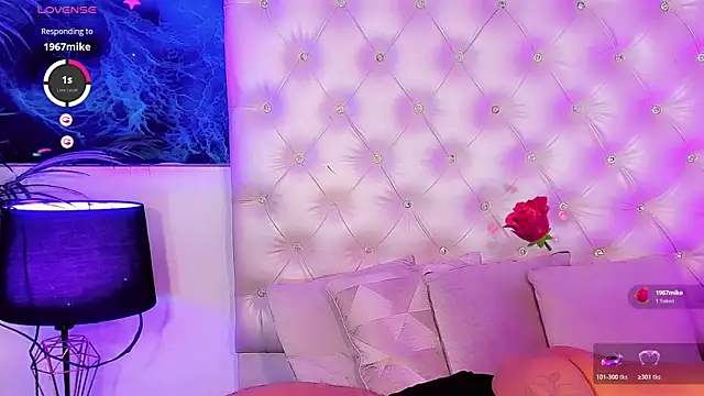 Keira_Fox31 Live Webcam on Stripchat