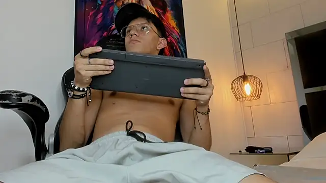 zack_dehaan webcam