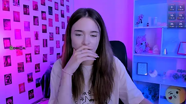 liana_kisses webcam