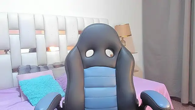 Nauthy_Nahomi webcam