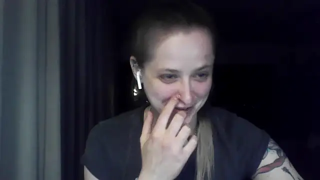 LeaWetGirl webcam
