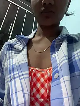 cute_girl_priya01 (F teen) - Boobs show