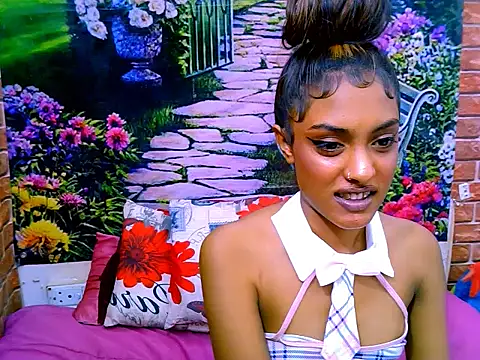 IndianPretty14u2Luv webcam
