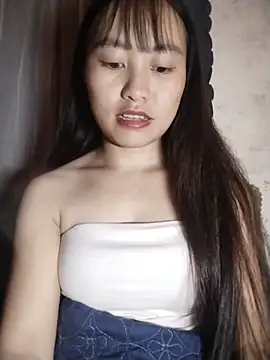 Cherry-squirtt live cam on StripChat