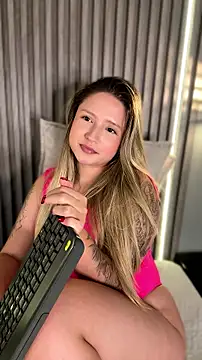 MiaPetit_ live cam on StripChat