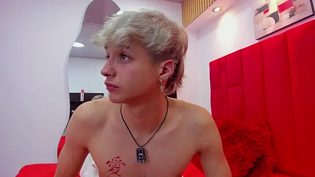 Ari_Stonne live cam on StripChat